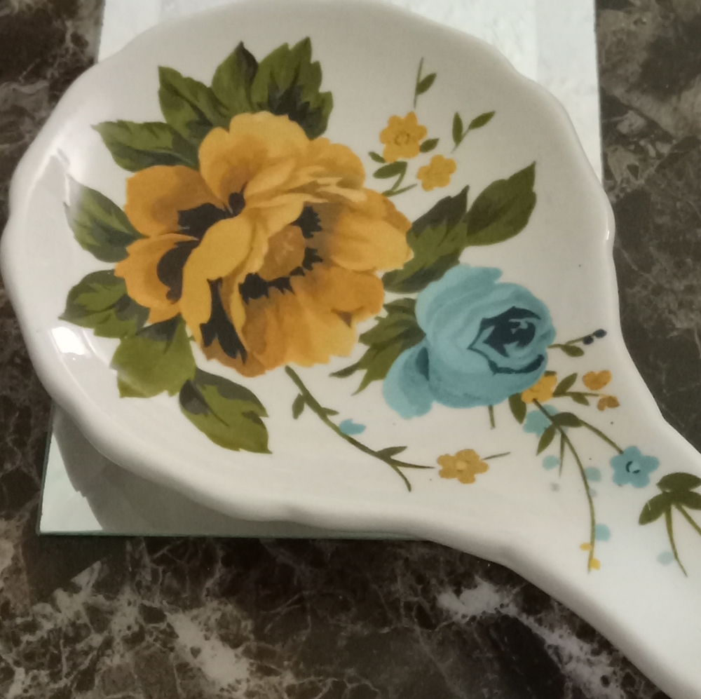 Pioneer Woman Floral Ceramic, Rose Shawdow 8 1/2" long Spoon Rest used for decor